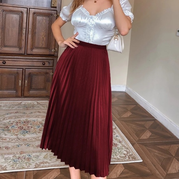 Classic Pleated Satin Evening Midi Skirt - Picture 7 of 10